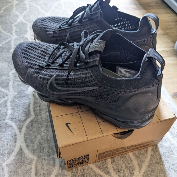 Other - Nike Sneakers